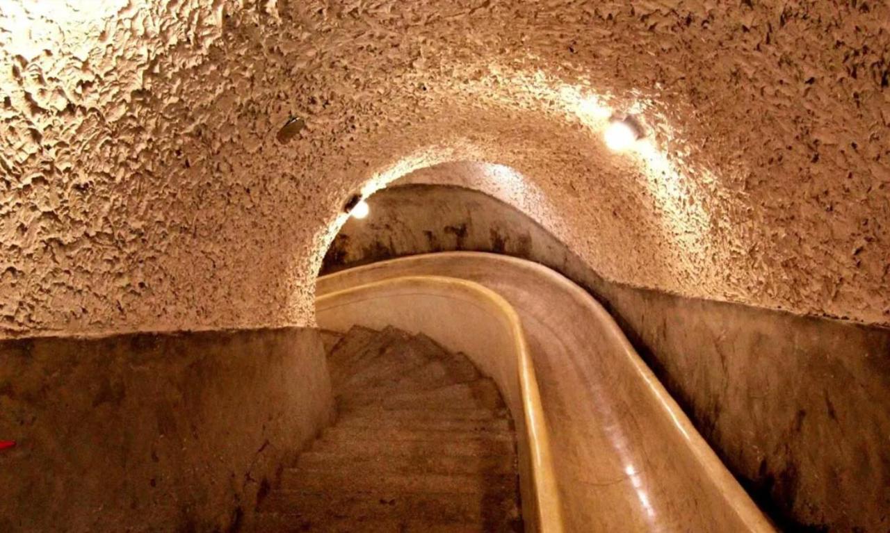The Grand Hotel Taipei Dış mekan fotoğraf The underground city of Derinkuyu