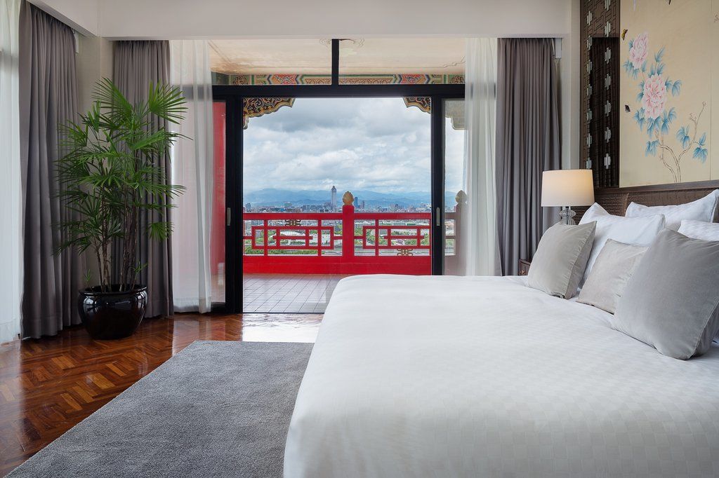 The Grand Hotel Taipei Dış mekan fotoğraf A bedroom at the hotel