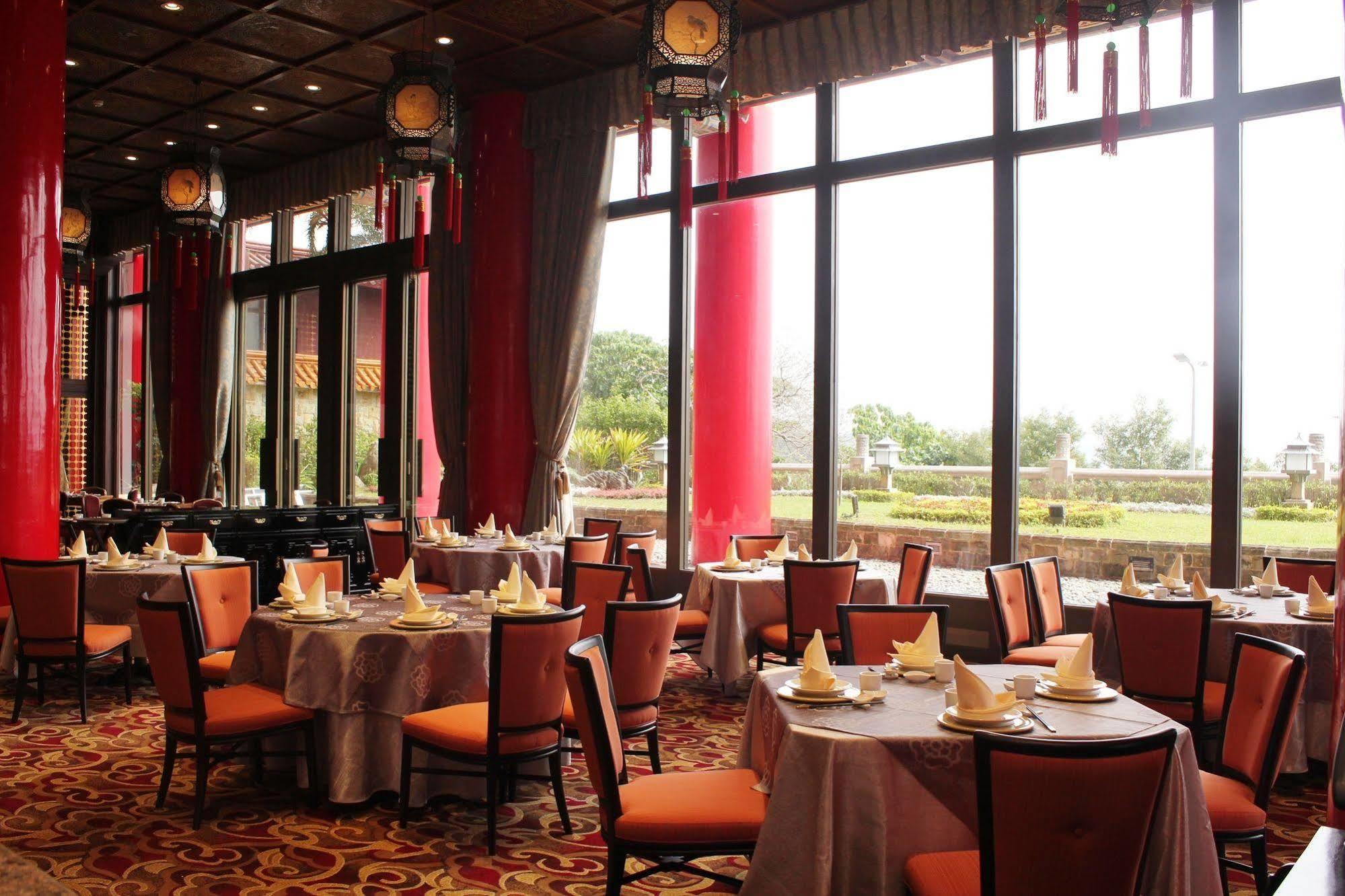 The Grand Hotel Taipei Dış mekan fotoğraf Interior of the restaurant