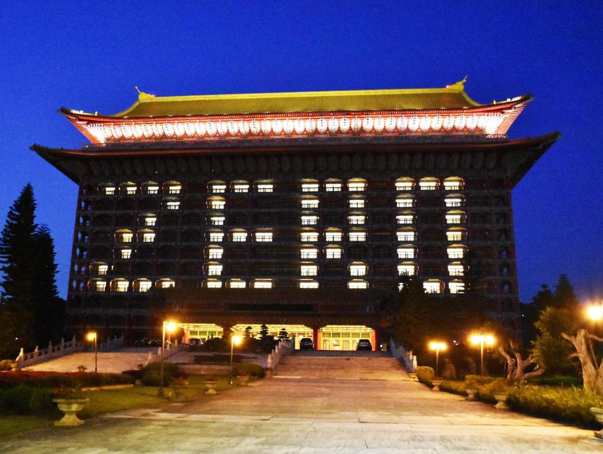 The Grand Hotel Taipei Dış mekan fotoğraf The National Library of China